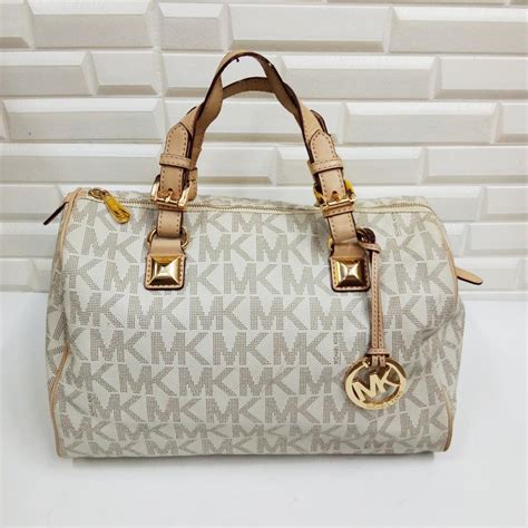 bolsa michael kors replica marrom|michael kors bag identification.